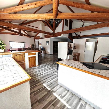 Maison 3 Chambres Avec Piscine Couverte Lespignan Kültér fotó