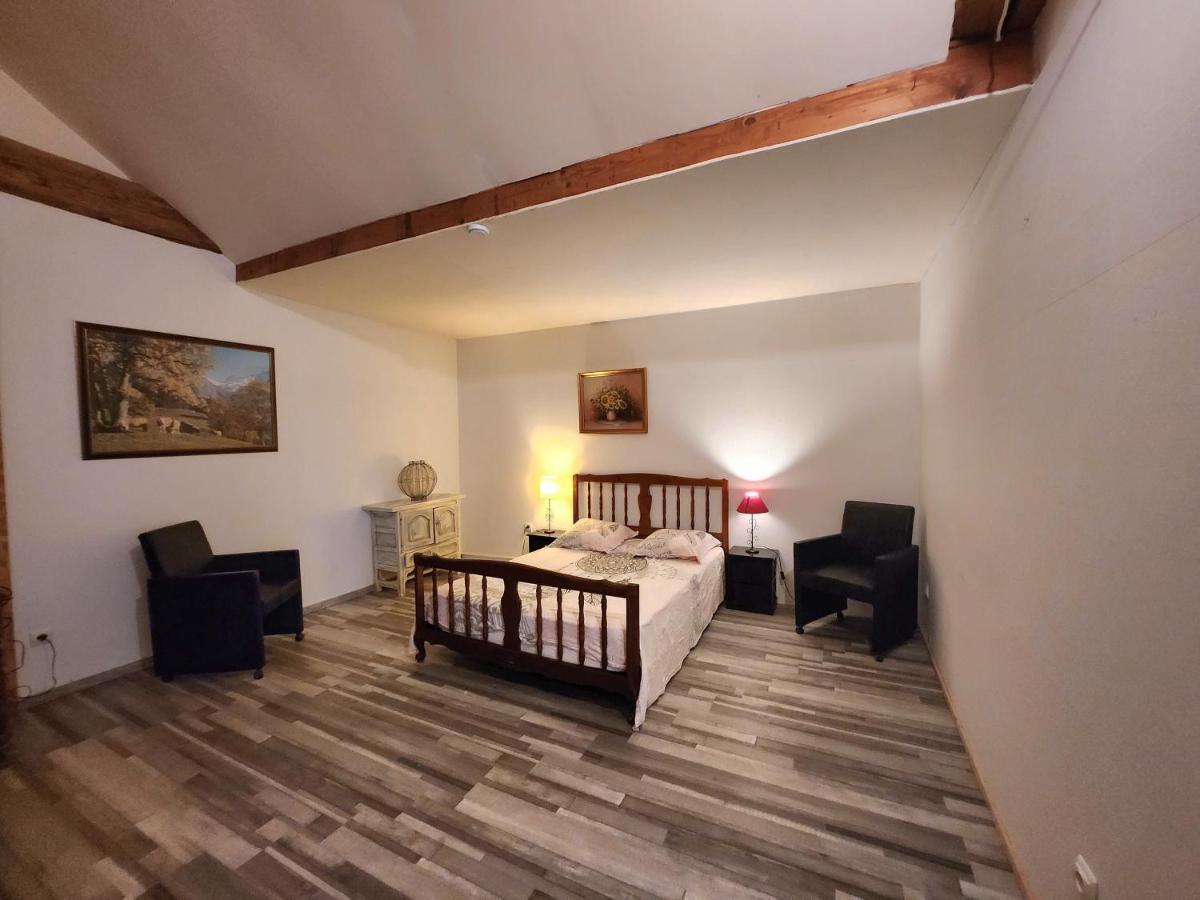 Maison 3 Chambres Avec Piscine Couverte Lespignan Kültér fotó