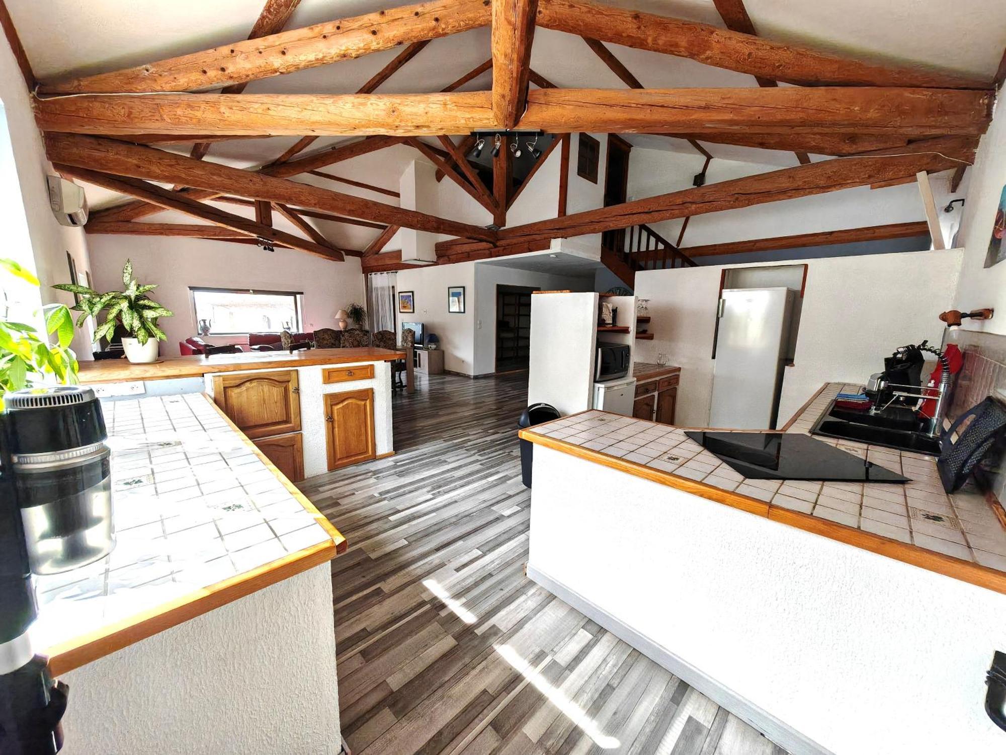 Maison 3 Chambres Avec Piscine Couverte Lespignan Kültér fotó